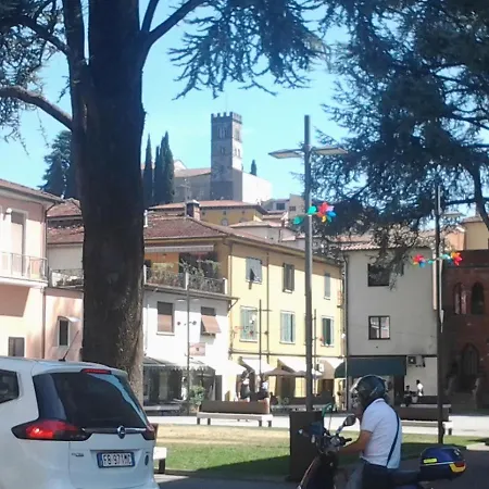 Al Giardino , Barga